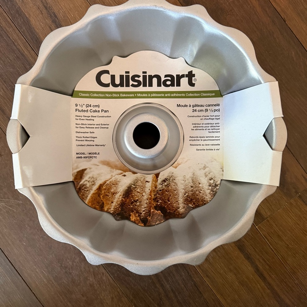 Cuisinart Metallic Silver Fluted Bundt Cake Pan